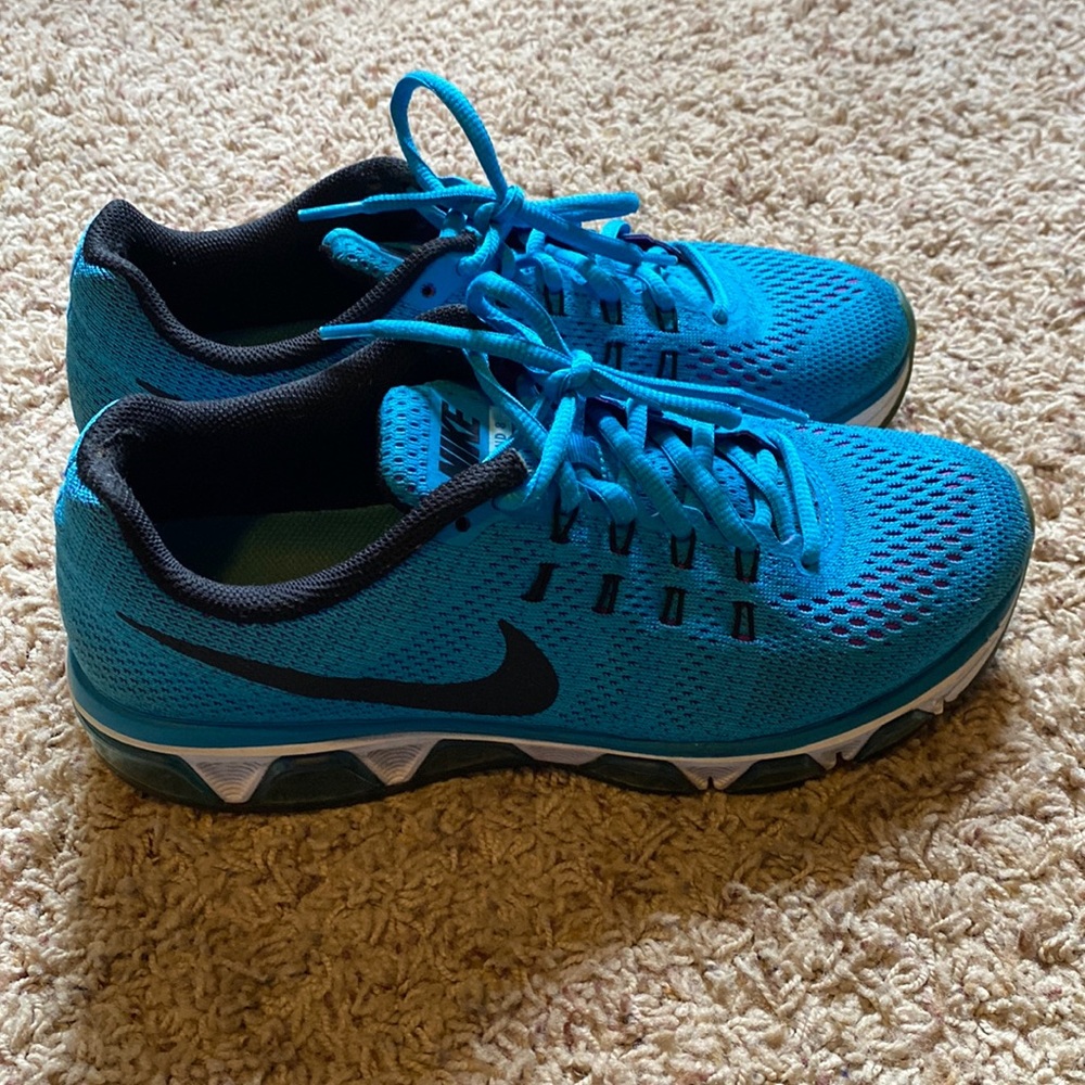 Women’s Nike Tailwind 8
